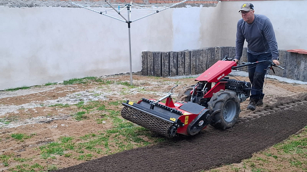 Obnova starých trávníků