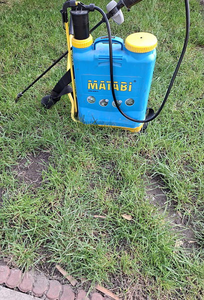 Postřik trávníků